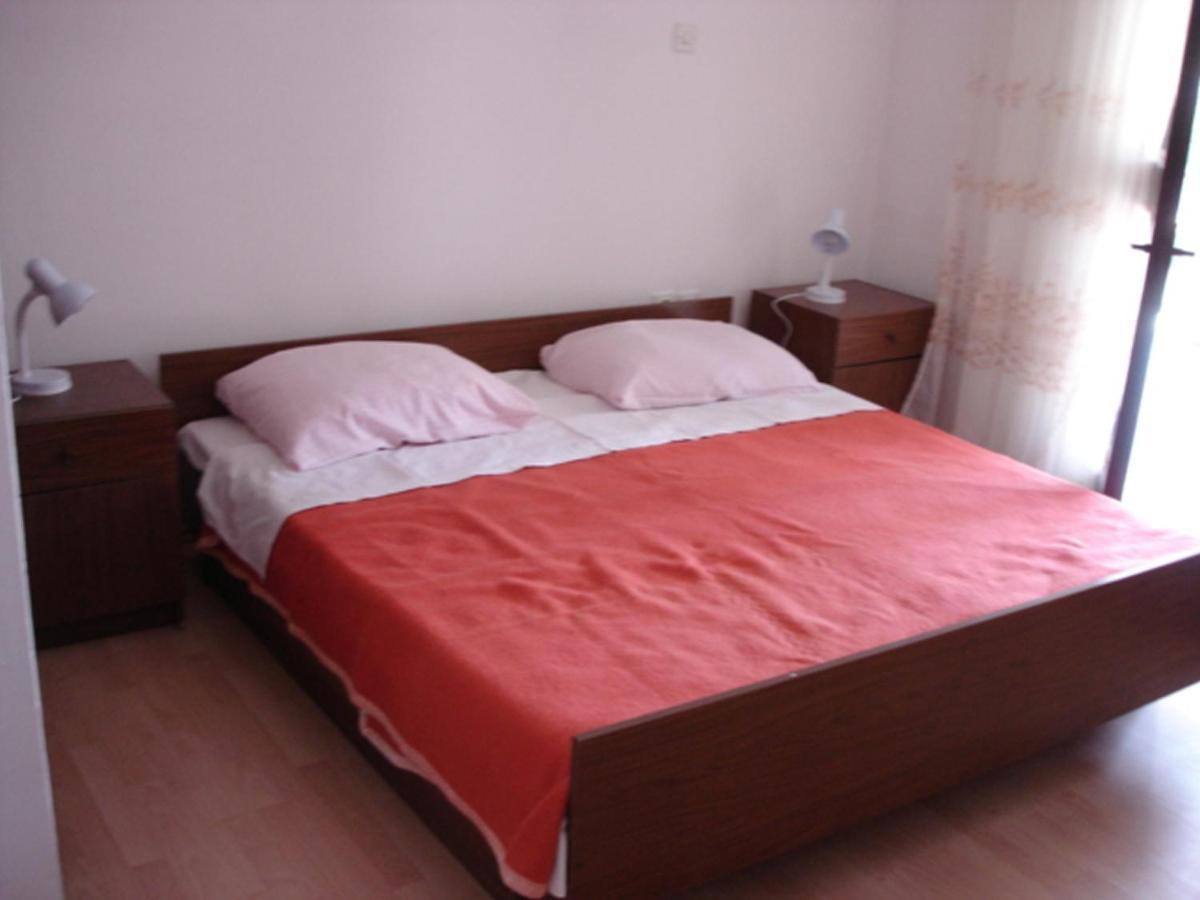 Apartments Vjera Кърк Екстериор снимка